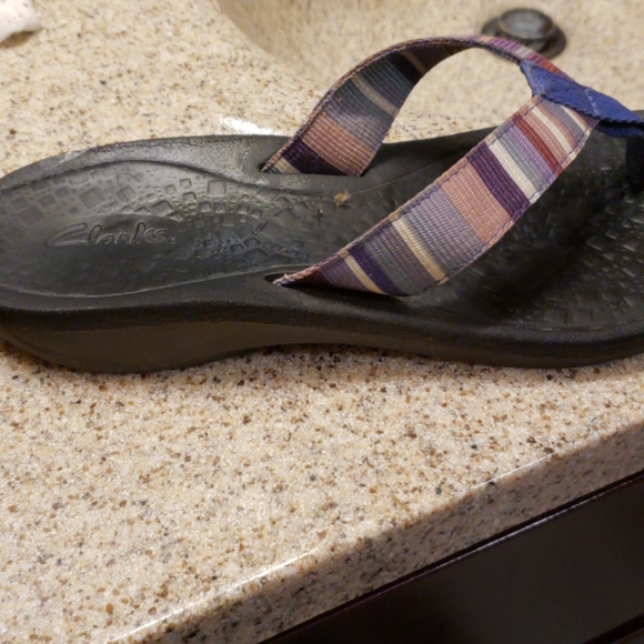 Clark's flip flops - Picture 3 of 4